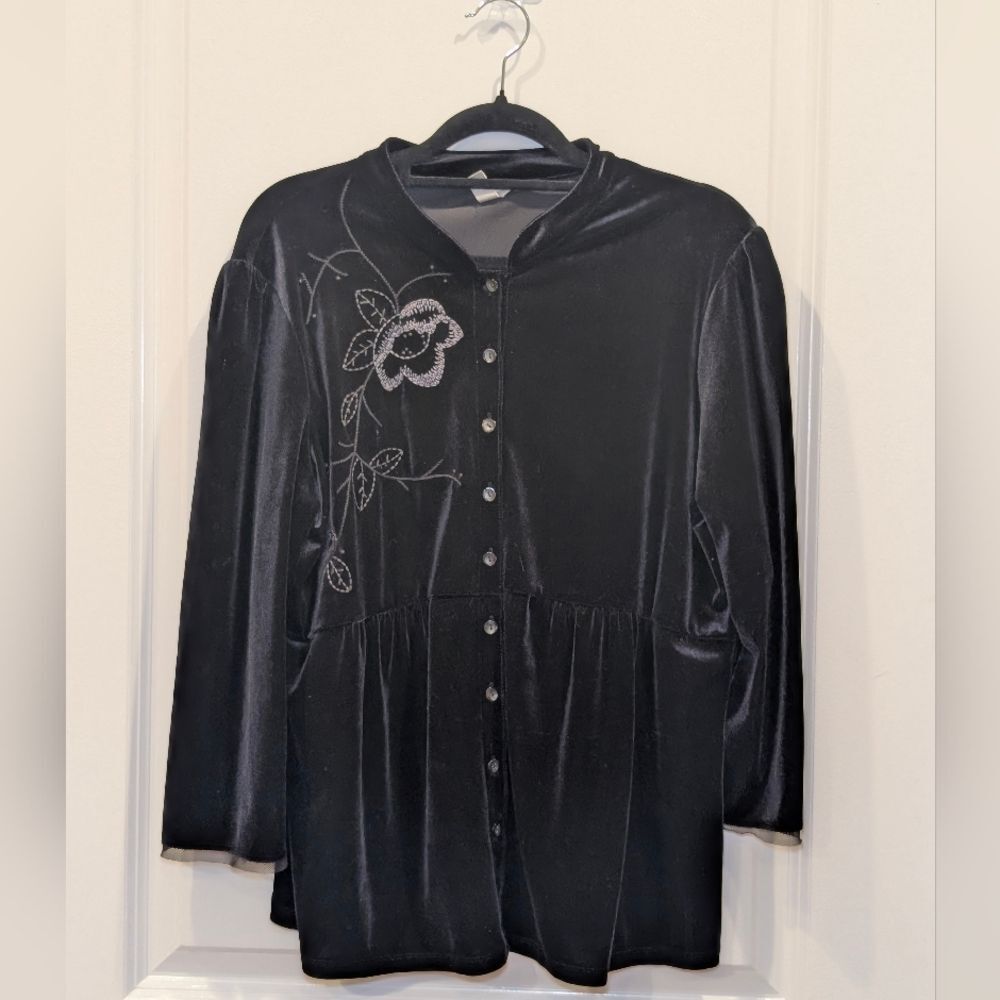 J. Jill Black Velvet Embroidered Top M Floral Whimsigoth Gothic Romantic Blouse - Picture 2 of 8